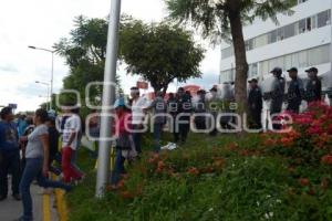 DESALOJAN A MANIFESTANTES DEL IEE