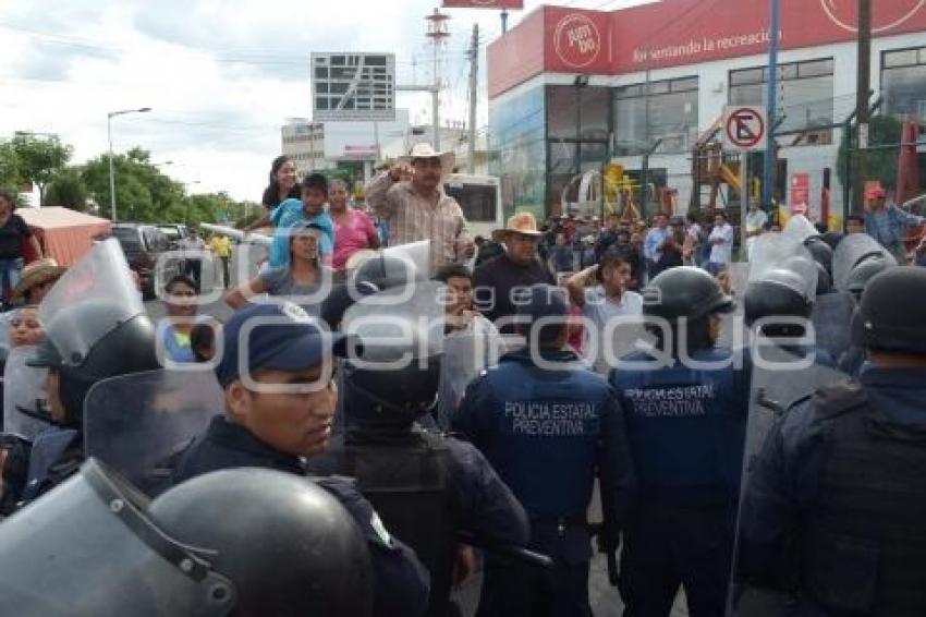 DESALOJAN A MANIFESTANTES DEL IEE