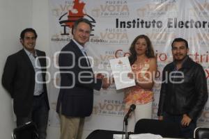 PABLO RODRIGUEZ RECIBE CONSTANCIA DE MAYORIA DIPUTADO ELECTO DISTRITO 14
