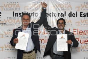 PABLO RODRIGUEZ RECIBE CONSTANCIA DE MAYORIA DIPUTADO ELECTO DISTRITO 14