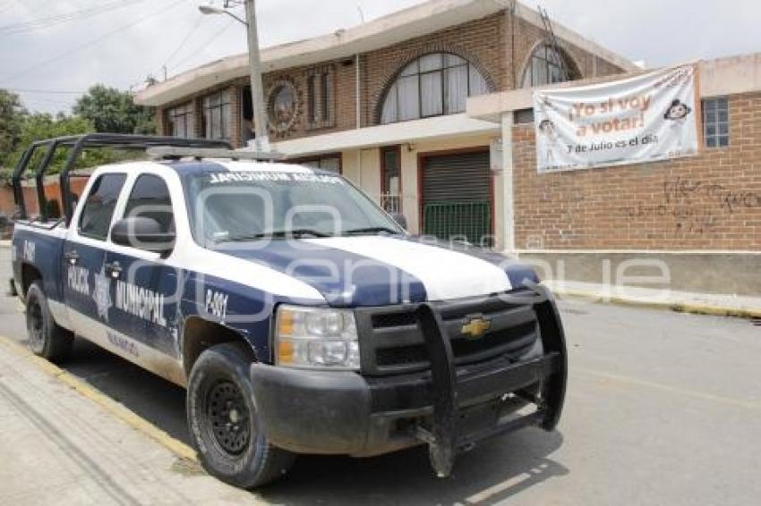 BRONCA EN CORONANGO POR TRASLADO DE PAQUETERÍA ELECTORAL