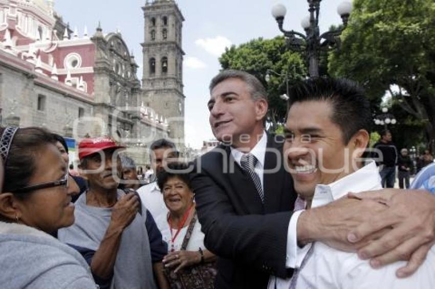 TONY GALI EN EL ZÓCALO DE LA CIUDAD