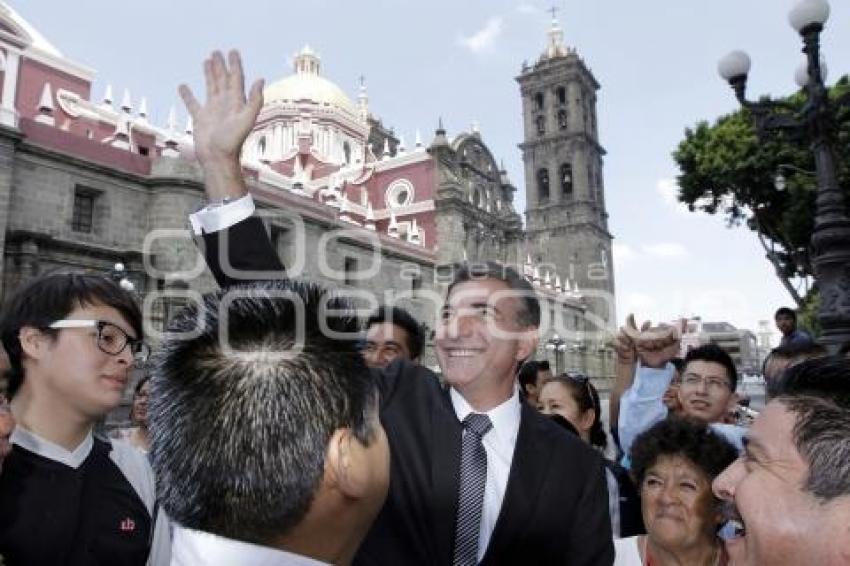 TONY GALI EN EL ZÓCALO DE LA CIUDAD