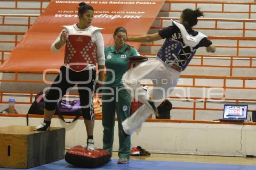 ENTRENAMIENTO SELECCIÓN NACIONAL DE TAEKWONDO