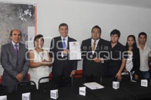 ENTREGA CONSTANCIA DE MAYORIA ANTONIO GALI