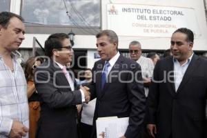 ENTREGA CONSTANCIA DE MAYORIA ANTONIO GALI