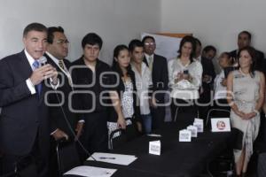 ENTREGA CONSTANCIA DE MAYORIA ANTONIO GALI
