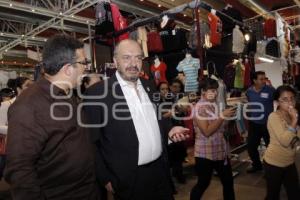 INAUGURACIÓN DEL BAZAR DE LA CÁMARA DEL VESTIDO