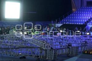 CAE ESTRUCTURA PREVIO A CEREMONIA MUNDIAL TAEKWONDO