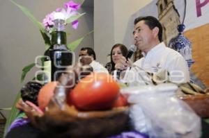 PORFIRIO LOAEZA . FERIA DEL MOLE Y DEL VINO