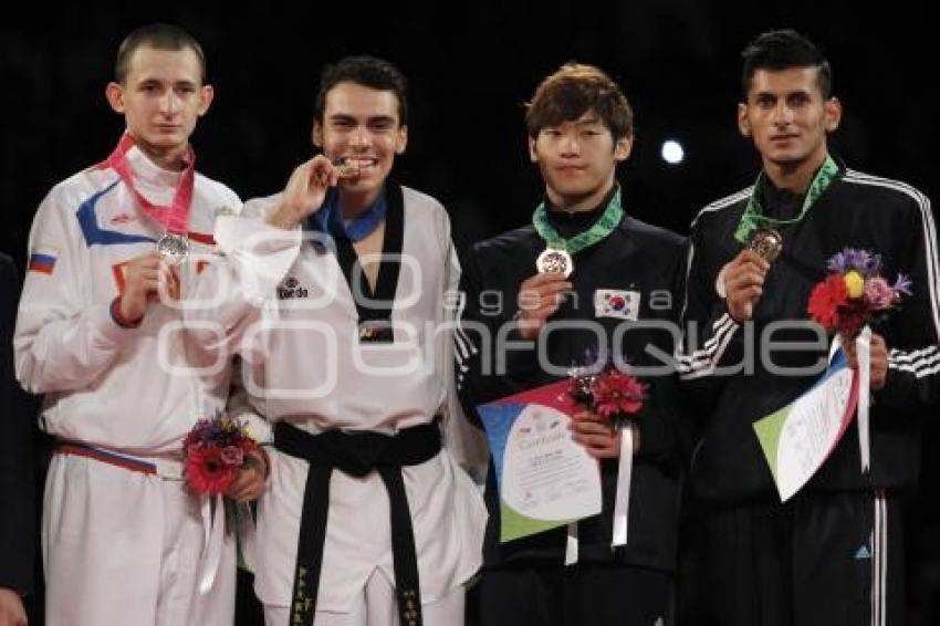 URIEL ADRIANO GANA MEDALLA DE ORO EN EL MUNDIAL DE TAEKWONDO