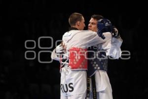 URIEL ADRIANO GANA MEDALLA DE ORO EN EL MUNDIAL DE TAEKWONDO