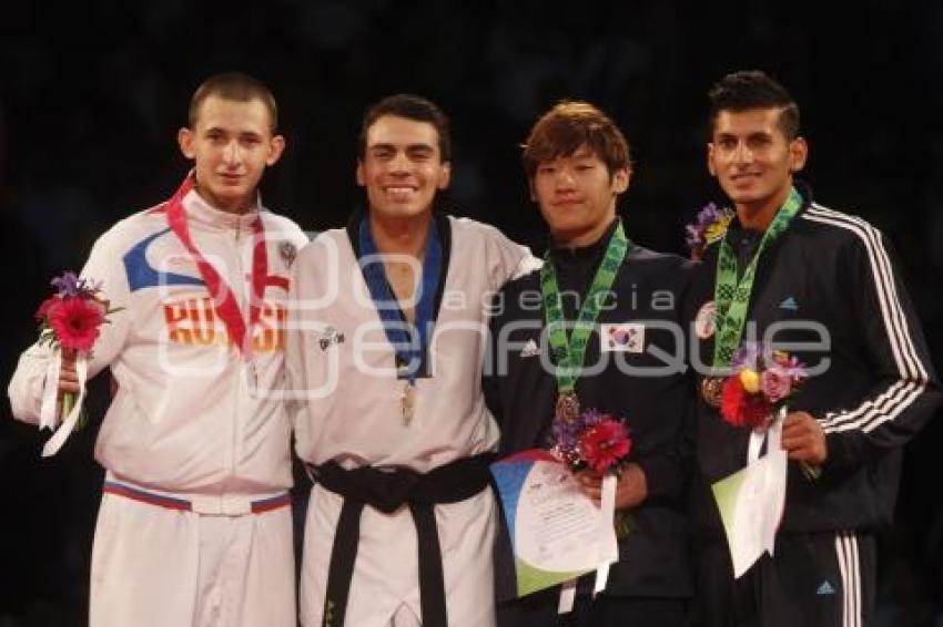 URIEL ADRIANO GANA MEDALLA DE ORO EN EL MUNDIAL DE TAEKWONDO