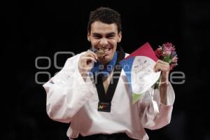 URIEL ADRIANO GANA MEDALLA DE ORO EN EL MUNDIAL DE TAEKWONDO