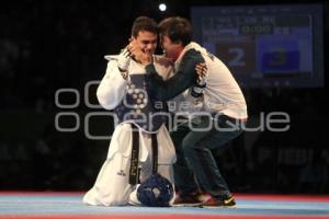 URIEL ADRIANO GANA MEDALLA DE ORO EN EL MUNDIAL DE TAEKWONDO