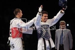 URIEL ADRIANO GANA MEDALLA DE ORO EN EL MUNDIAL DE TAEKWONDO