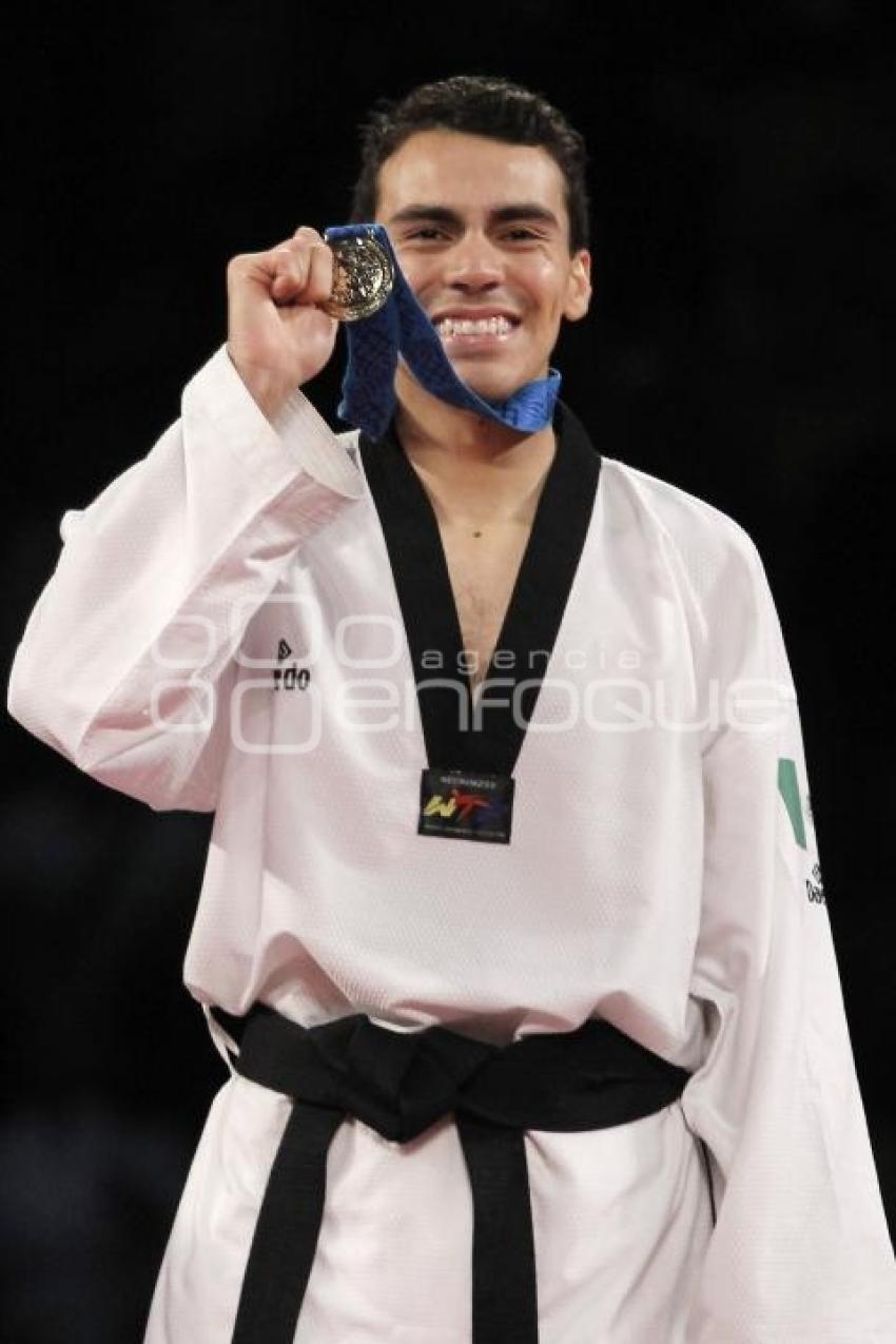 URIEL ADRIANO GANA MEDALLA DE ORO EN EL MUNDIAL DE TAEKWONDO