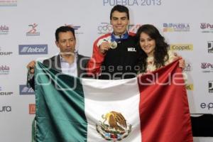 URIEL ADRIANO GANA MEDALLA DE ORO EN EL MUNDIAL DE TAEKWONDO