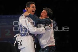 URIEL ADRIANO GANA MEDALLA DE ORO EN EL MUNDIAL DE TAEKWONDO