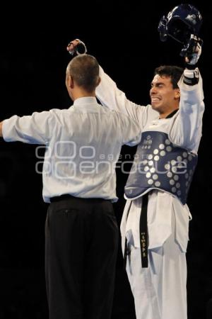 URIEL ADRIANO GANA MEDALLA DE ORO EN EL MUNDIAL DE TAEKWONDO