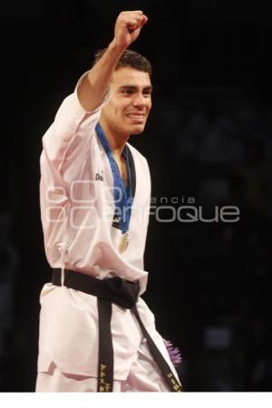 URIEL ADRIANO GANA MEDALLA DE ORO EN EL MUNDIAL DE TAEKWONDO