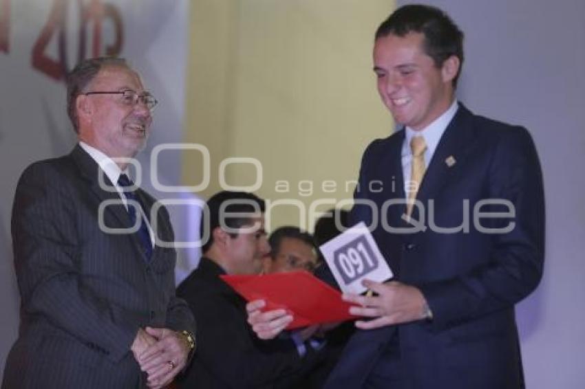 IBERO . GRADUACIÓN