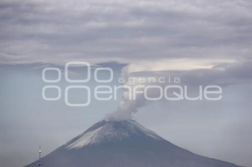 FUMAROLA VOLCÁN POPOCATÉPETL