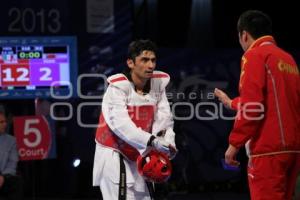 IDULIO ISLAS VENCE EN SU PRIMER COMBATE