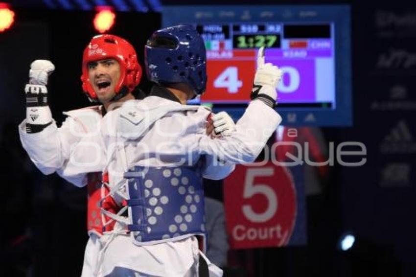 IDULIO ISLAS VENCE EN SU PRIMER COMBATE