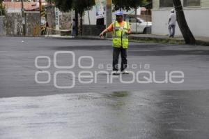 COLOCAN SELLO EN PAVIMENTO DE LA 26 NORTE