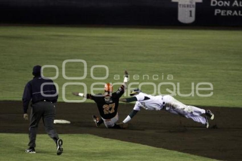 PERICOS VS VAQUEROS