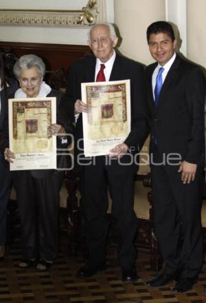ENTREGA CEDULA REAL A LUIS H. ÁLVAREZ
