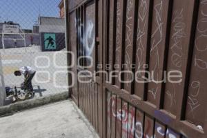 BRIGADA URBANA . RESCATE ESPACIOS CON GRAFITI