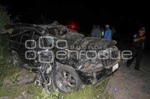 MUERE EN VOLCADURA