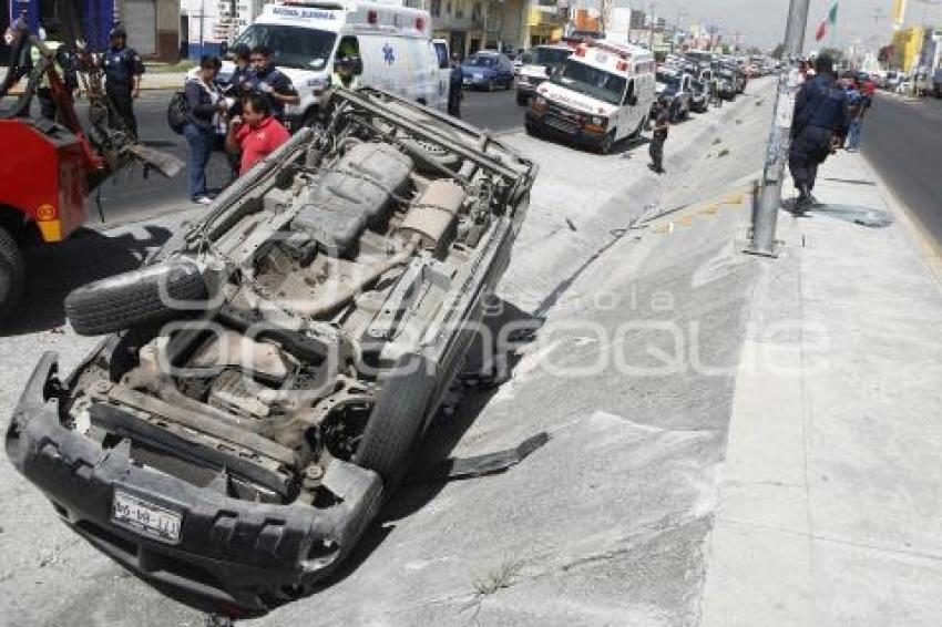VOLCADURA DE CAMIONETA