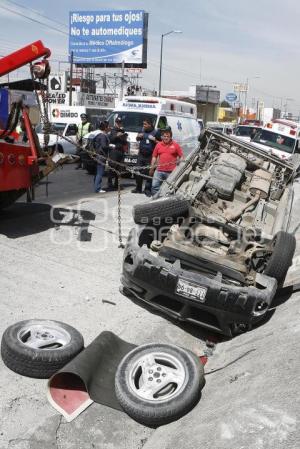 VOLCADURA DE CAMIONETA