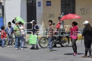 MANIFESTACIÓN PADRES DE FAMILIA POR CIERRE CAIC