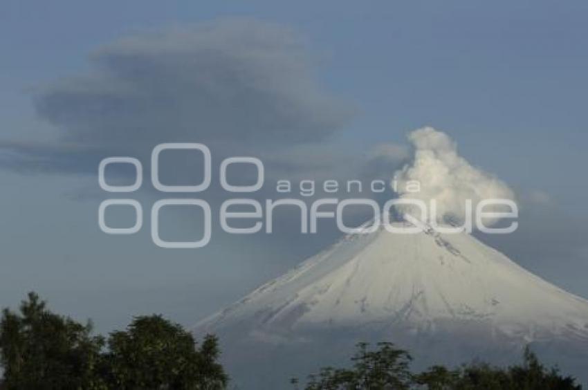 FUMAROLA DEL VOLCÁN POPOCATÉPETL