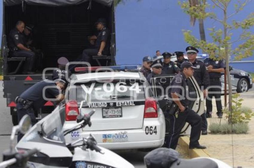 POLICÍA ESTATAL EN VÍA ATLIXCÁYOTL