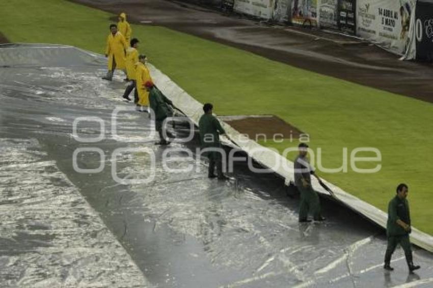 LLUVIA EN EL ESTADIO HERMANOS SERDÁN