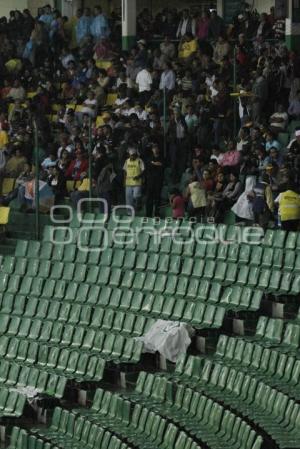 LLUVIA EN EL ESTADIO HERMANOS SERDÁN