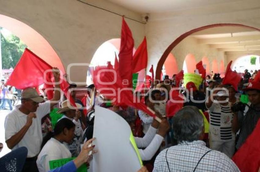 MANIFESTACIÓN ANTORCHISTA EN HUEJOTZINGO