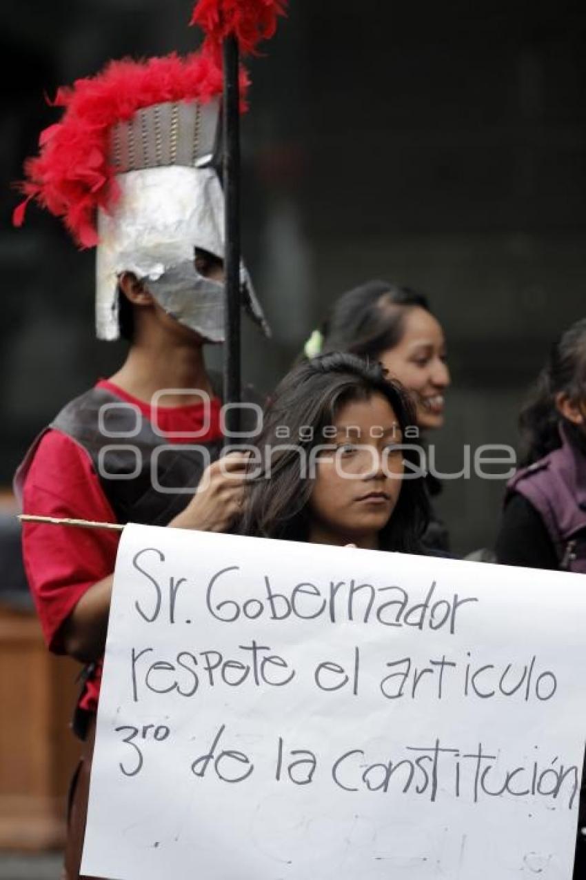 MANIFESTACIÓN ESTUDIANTES FNERRR