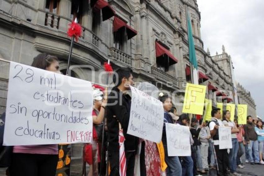 MANIFESTACIÓN ESTUDIANTES FNERRR