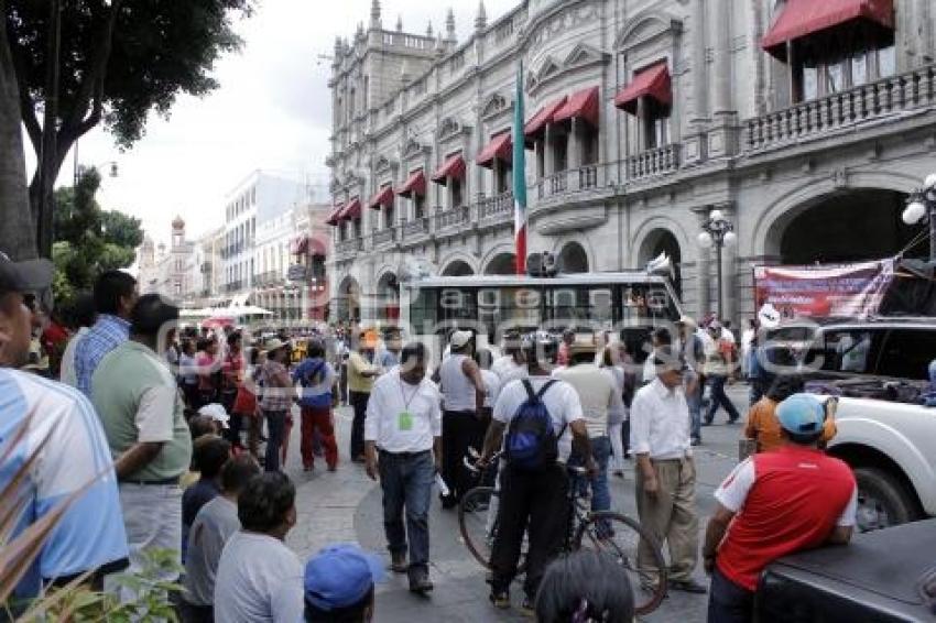 MANIFESTACIÓN MAESTROS CNTE Y RECHAZADOS BUAP