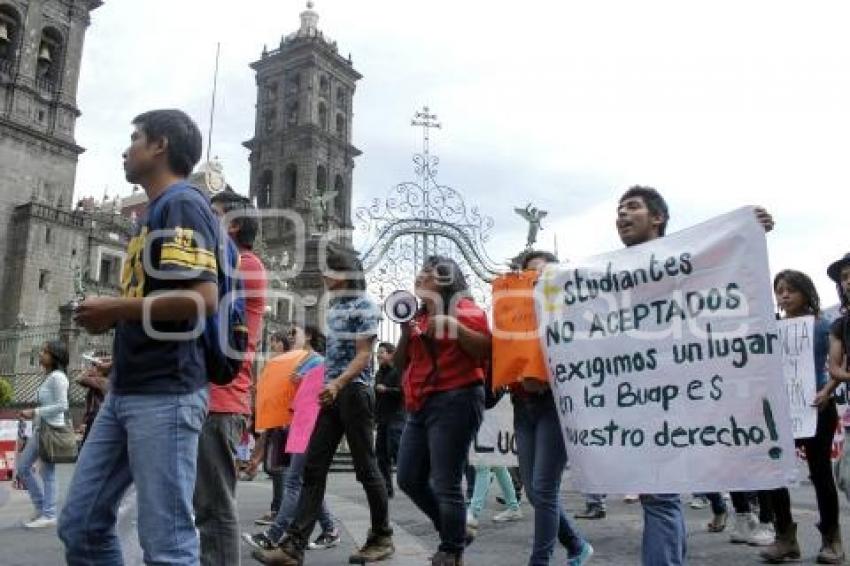 MANIFESTACIÓN MAESTROS CNTE Y RECHAZADOS BUAP