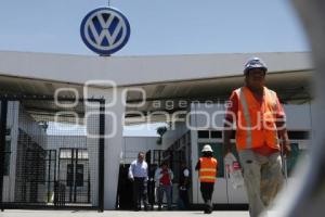 VOLKSWAGEN. TRABAJADORES