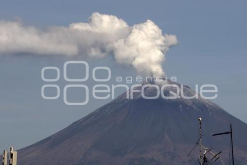 FUMAROLA DEL VOLCÁN POPOCATÉPETL