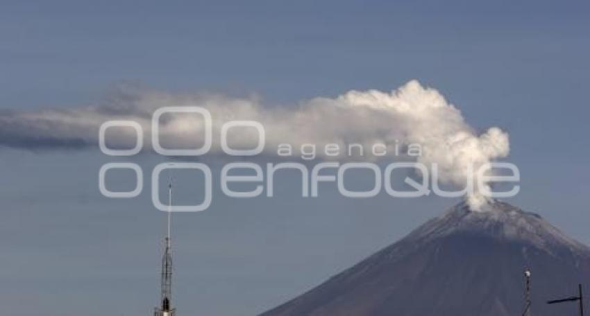 FUMAROLA DEL VOLCÁN POPOCATÉPETL