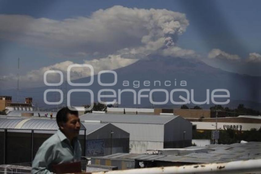 FUMAROLA VOLCÁN POPOCATÉPETL